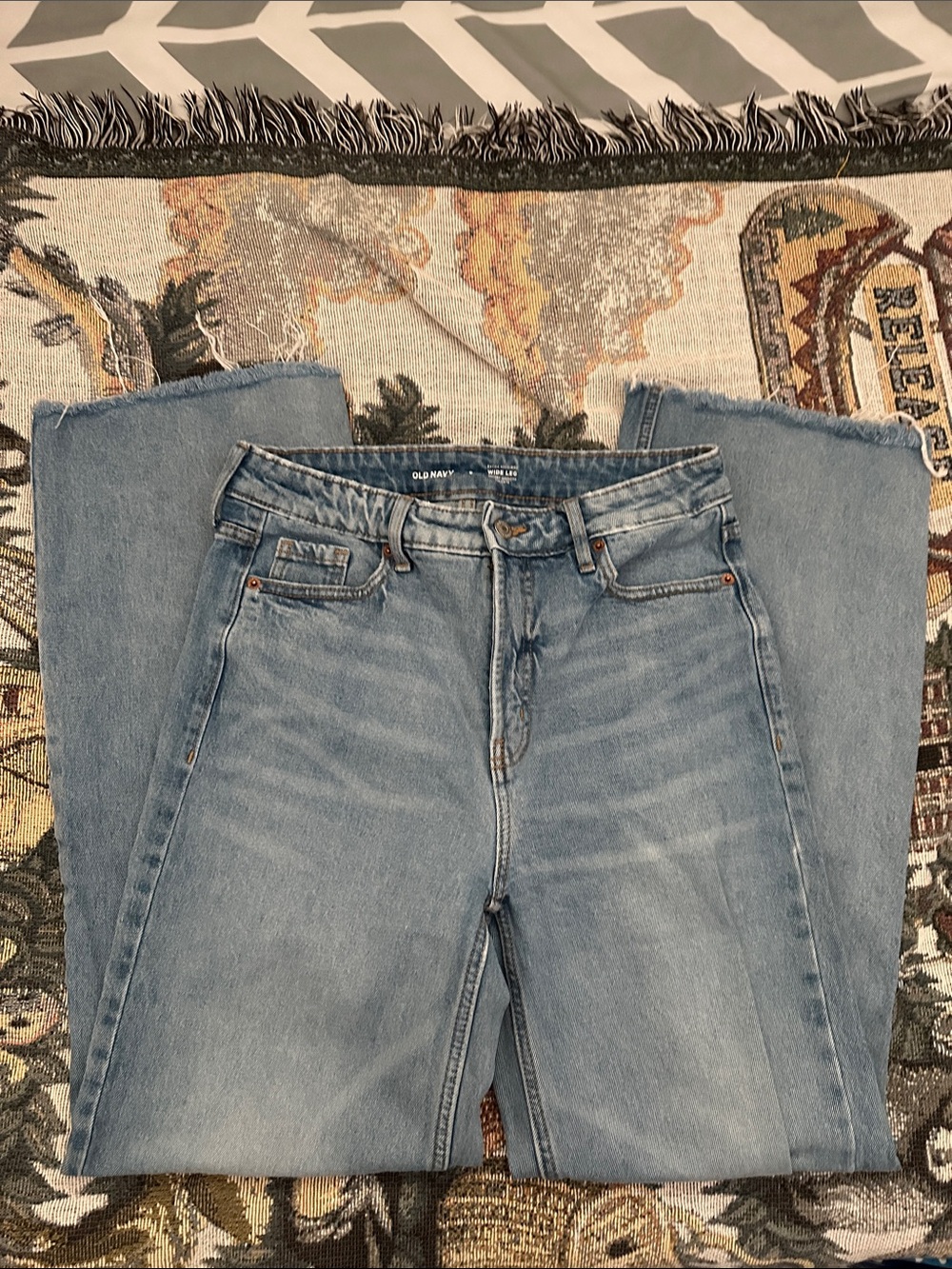 Old Navy Medium Blue Extra High Rise Wide Leg Distressed Women’s Jeans